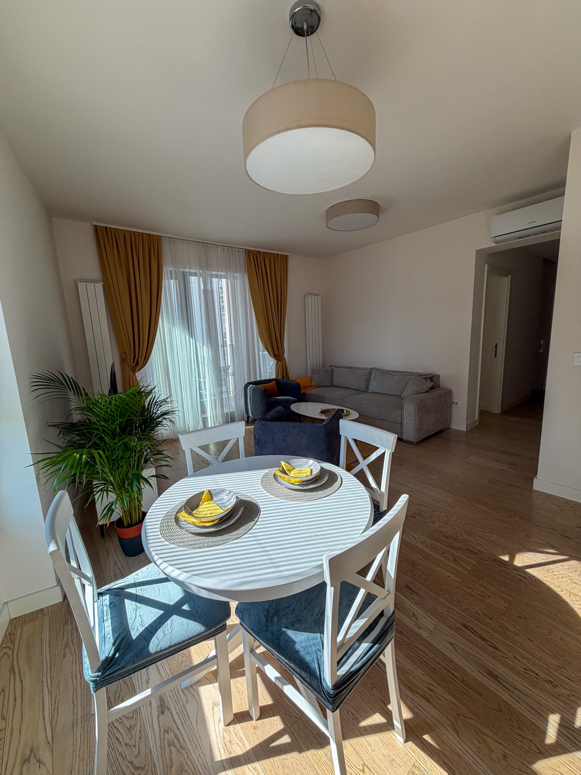 Silver Luxury Apartment 3